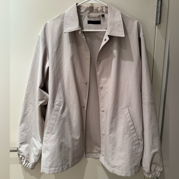 Uniqlo Men's Light Gray Coach Jacket - Picture 3 of 3
